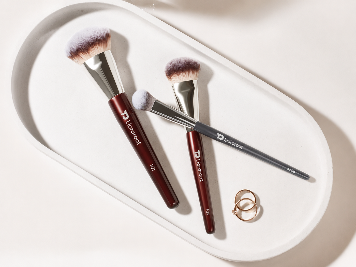 Lioraroot 3-Piece Flawless Face Brush Set – Foundation, Concealer & Contour