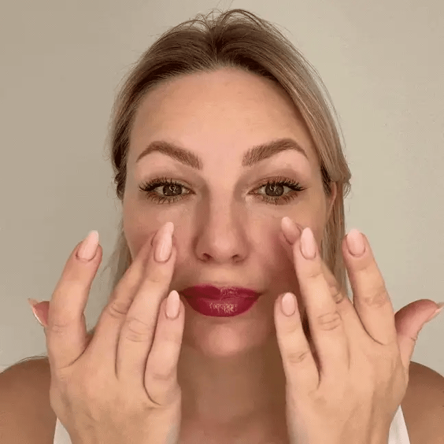 Lioraroot Foundation | Perfect Match, Buildable Coverage for Every Skin Tone